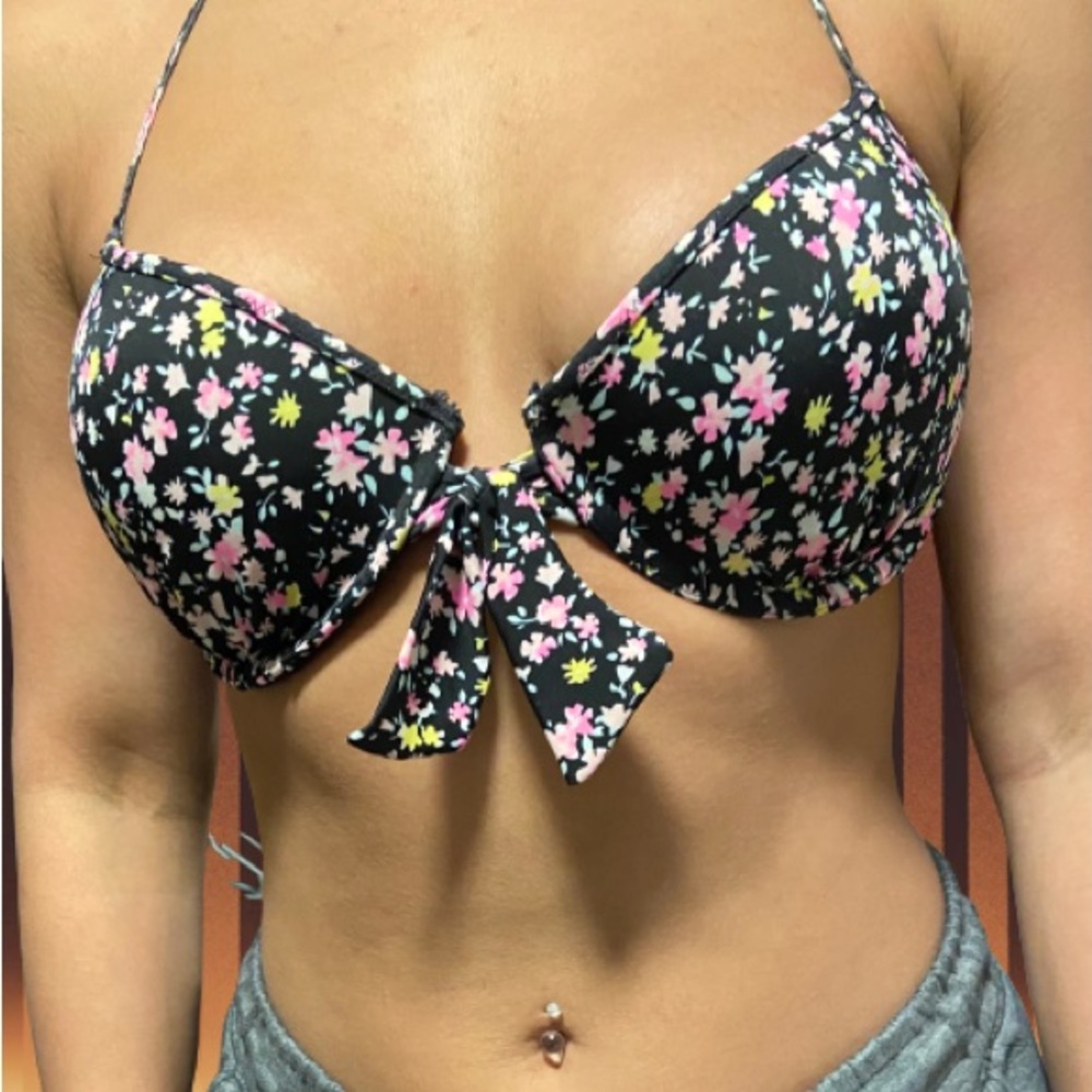 BLUE NOTES Black and floral  pattern bikini top